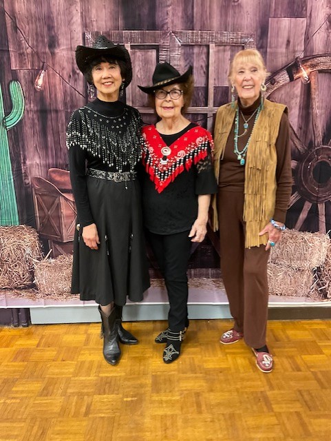Dance country western Helena, Lois & Wanda